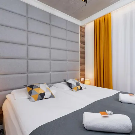 Comfortable And Modern One Bedroom In Cracow By Renters Krakau