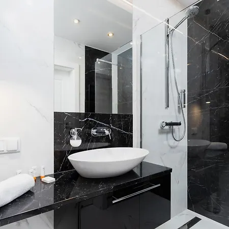 Comfortable And Modern One Bedroom In Cracow By Renters 克拉科夫